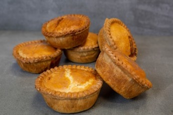 Ready to bake Chicken, ham and leek pie